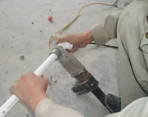 新青漏水维修电话